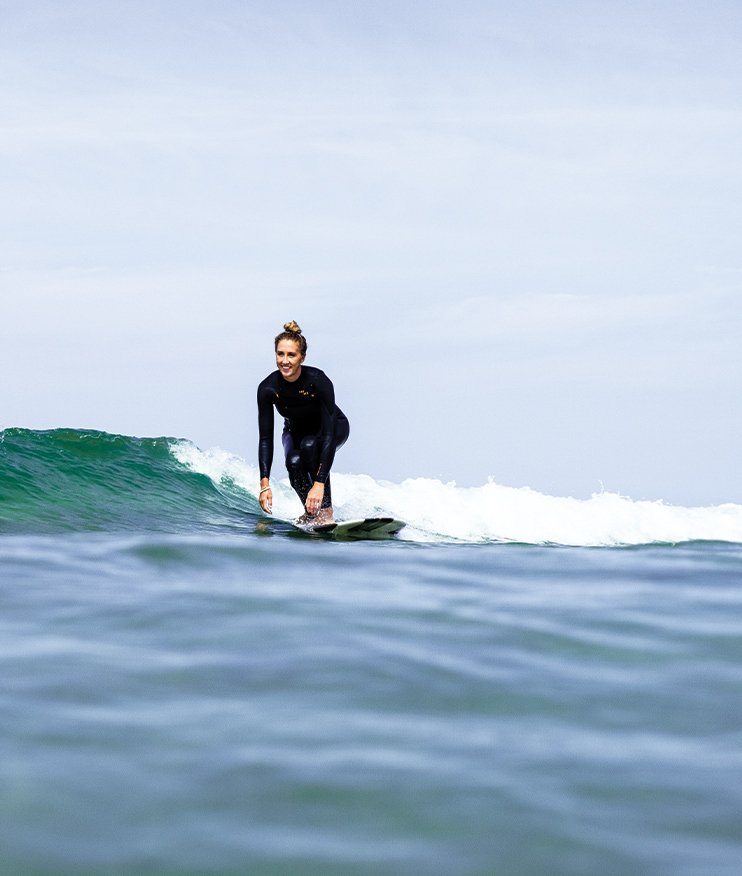 http://woman%20surfing