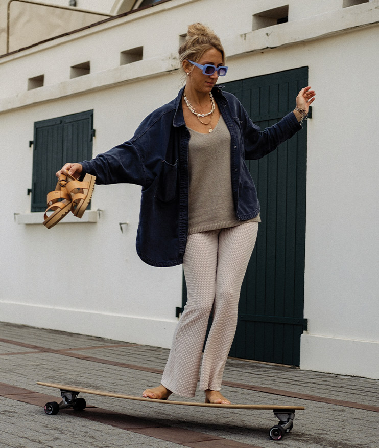 http://woman%20skateboarding